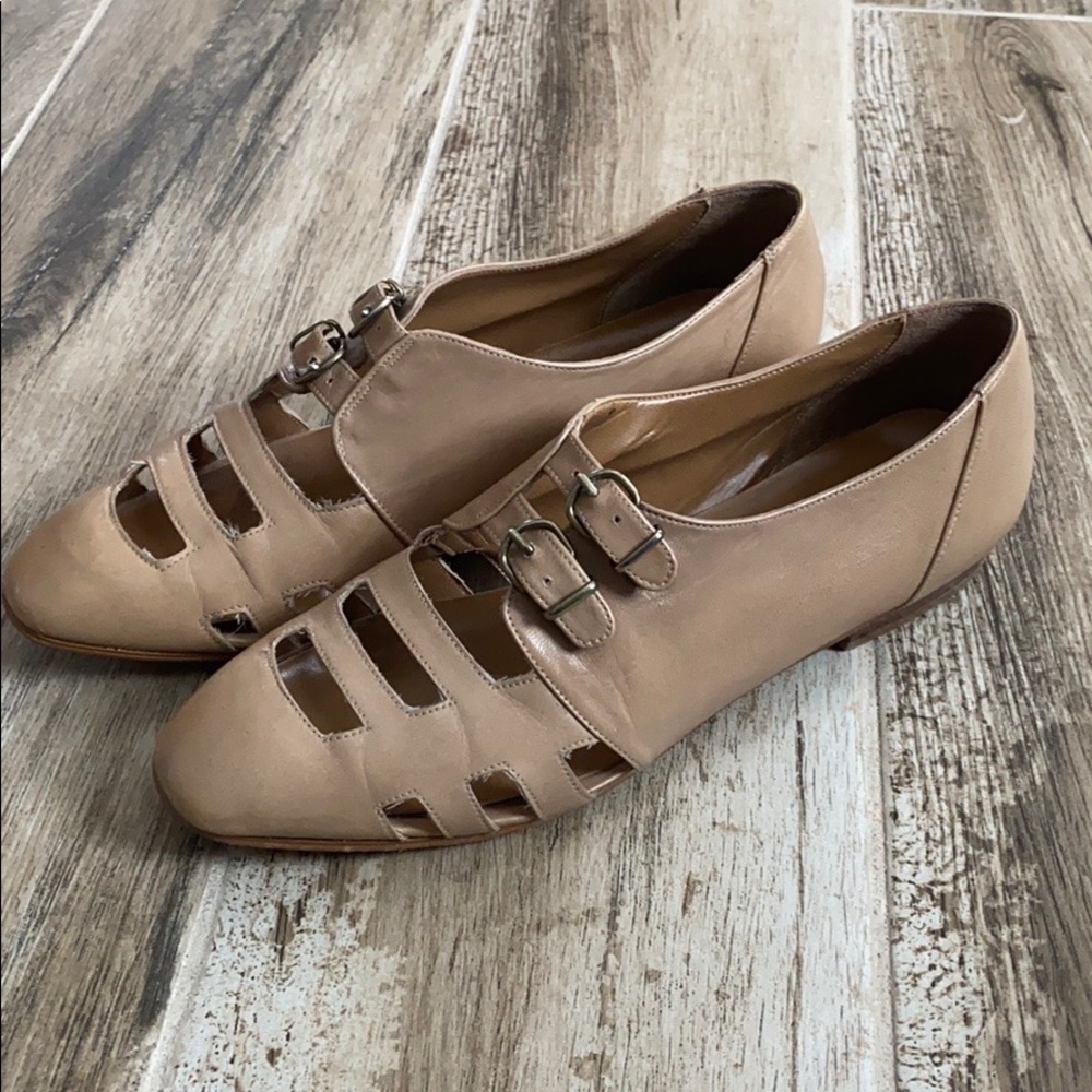 Jazz tan strapped loafers, size 5.5
